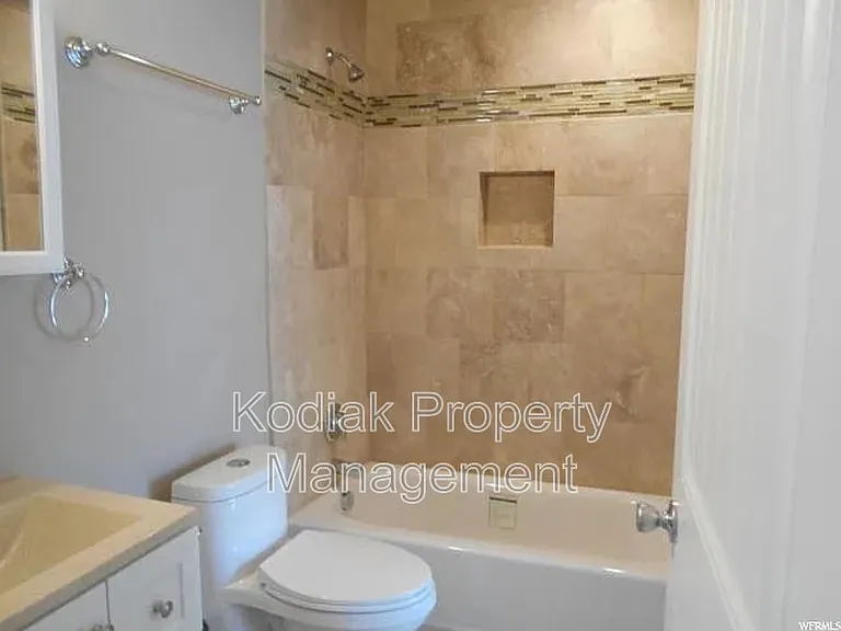 1987 S Lake St — Photo 15