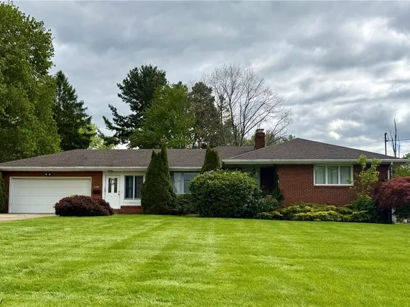 2825 Saginaw Dr, Poland, OH 44514