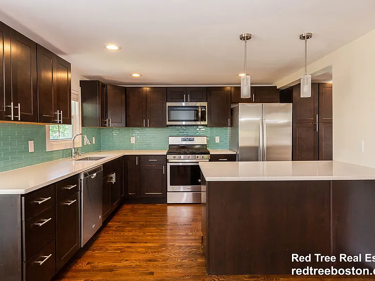 77 Rock Glen Rd — Photo 2