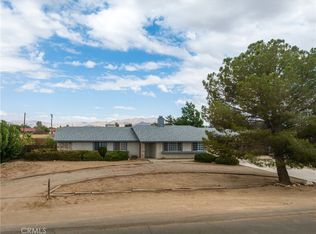 15545 Blackfoot Rd, Apple Valley, CA 92307