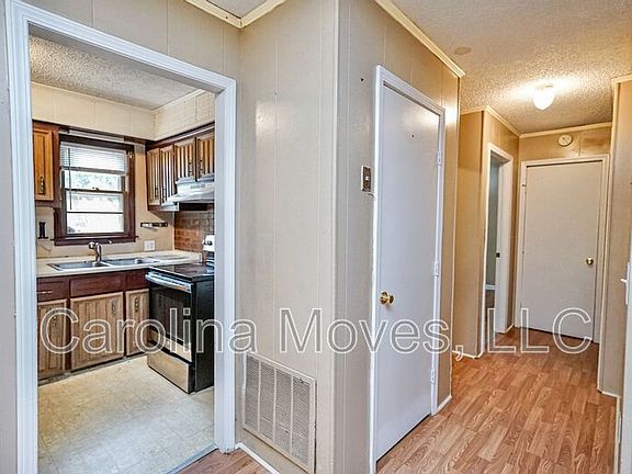 5th image of 196 McArthur St
