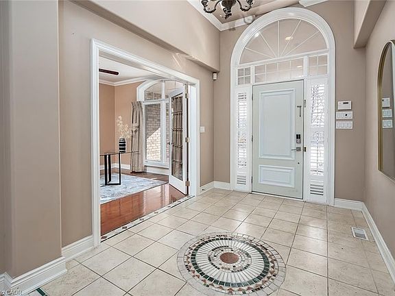 4th image of 1031 Pelham Rd