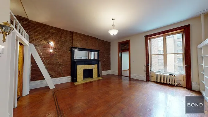 Rented by Bond New York | media 3
