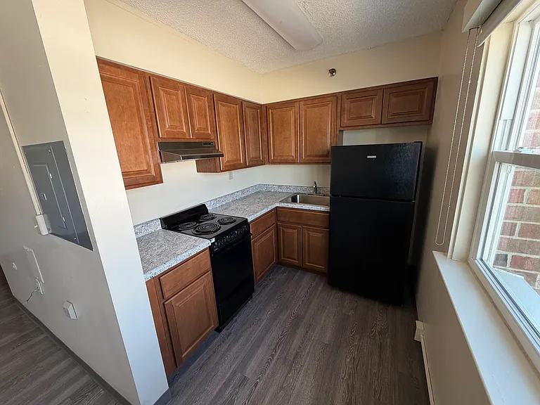 635 West Ave — Photo 2