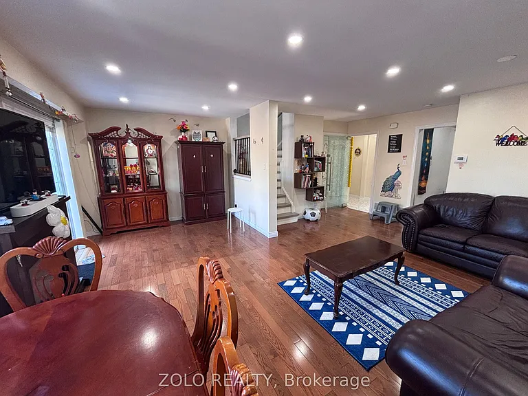 34 Primrose Cres — Photo 5
