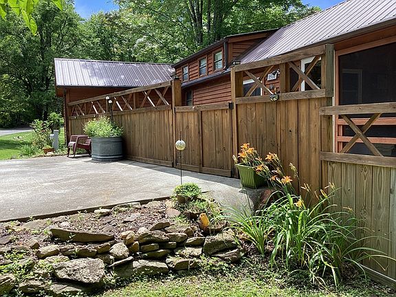 3rd image of 1531 Mountain Village Dr