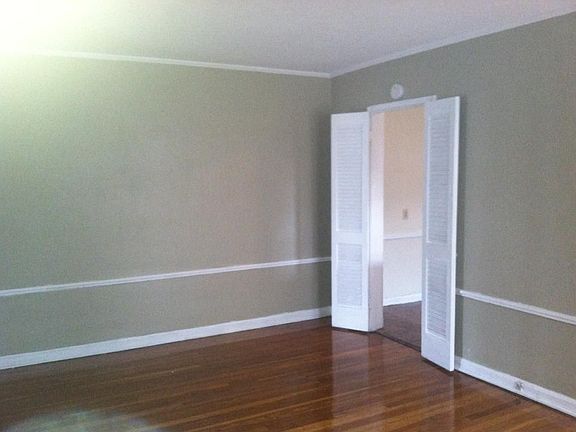 2nd image of 15615 Van Aken Blvd APT 6