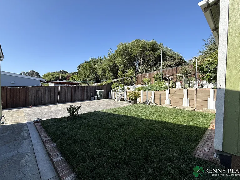 925 Newman Dr — Photo 19