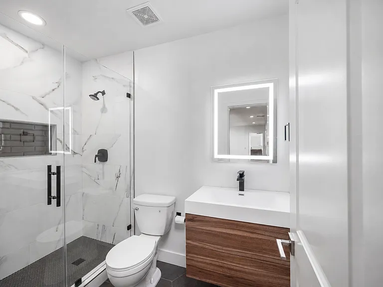 3247 E Roma Ave — Photo 12