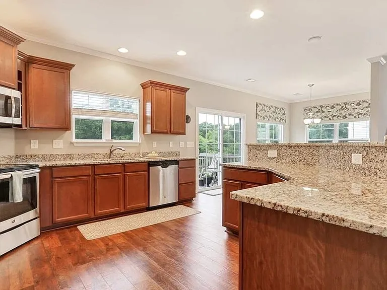 246 Rivers Edge Cir — Photo 3