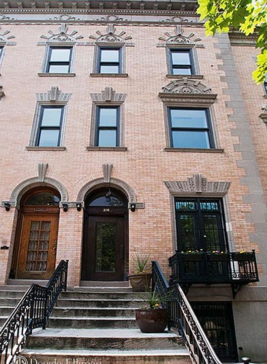 1st image of 256 W 139th St