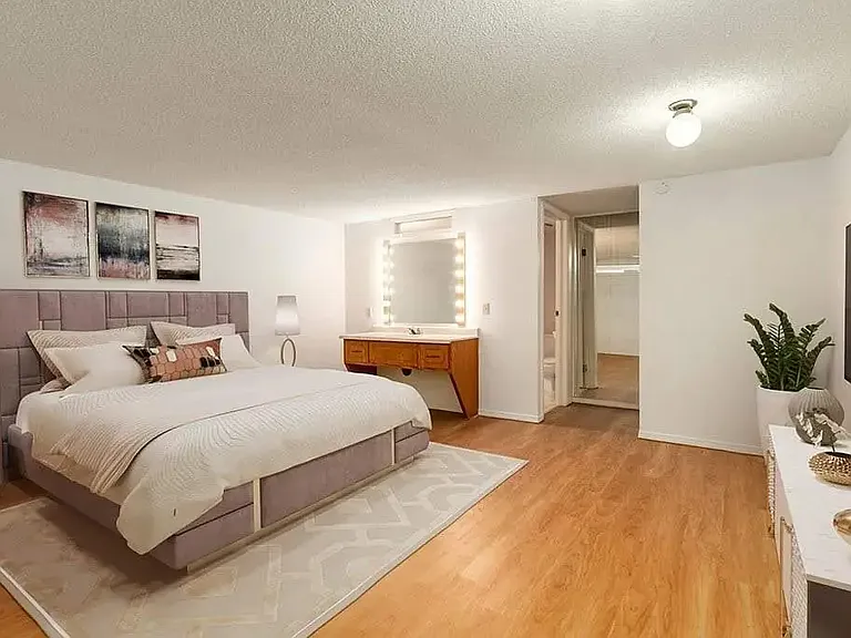 721 7th Ave S #13 — Photo 3