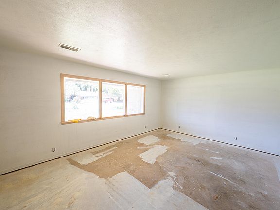 4th image of 3304 53rd St