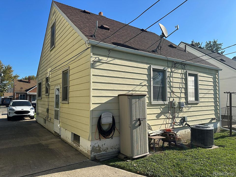 2213 Calvin Ave, photo 4