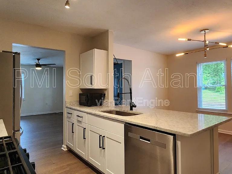 95 Thirkield Ave SE — Photo 15