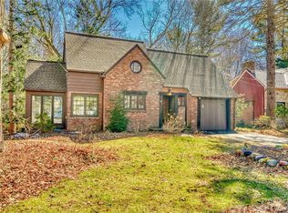 59 Stoneham Dr, Rochester, NY 14625