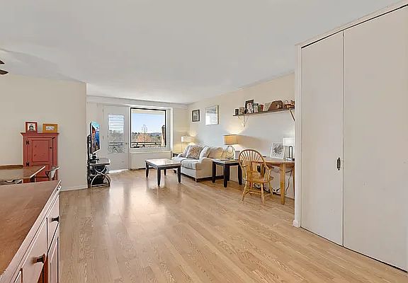 3rd image of 4901 Henry Hudson Pkwy Unit 7-J