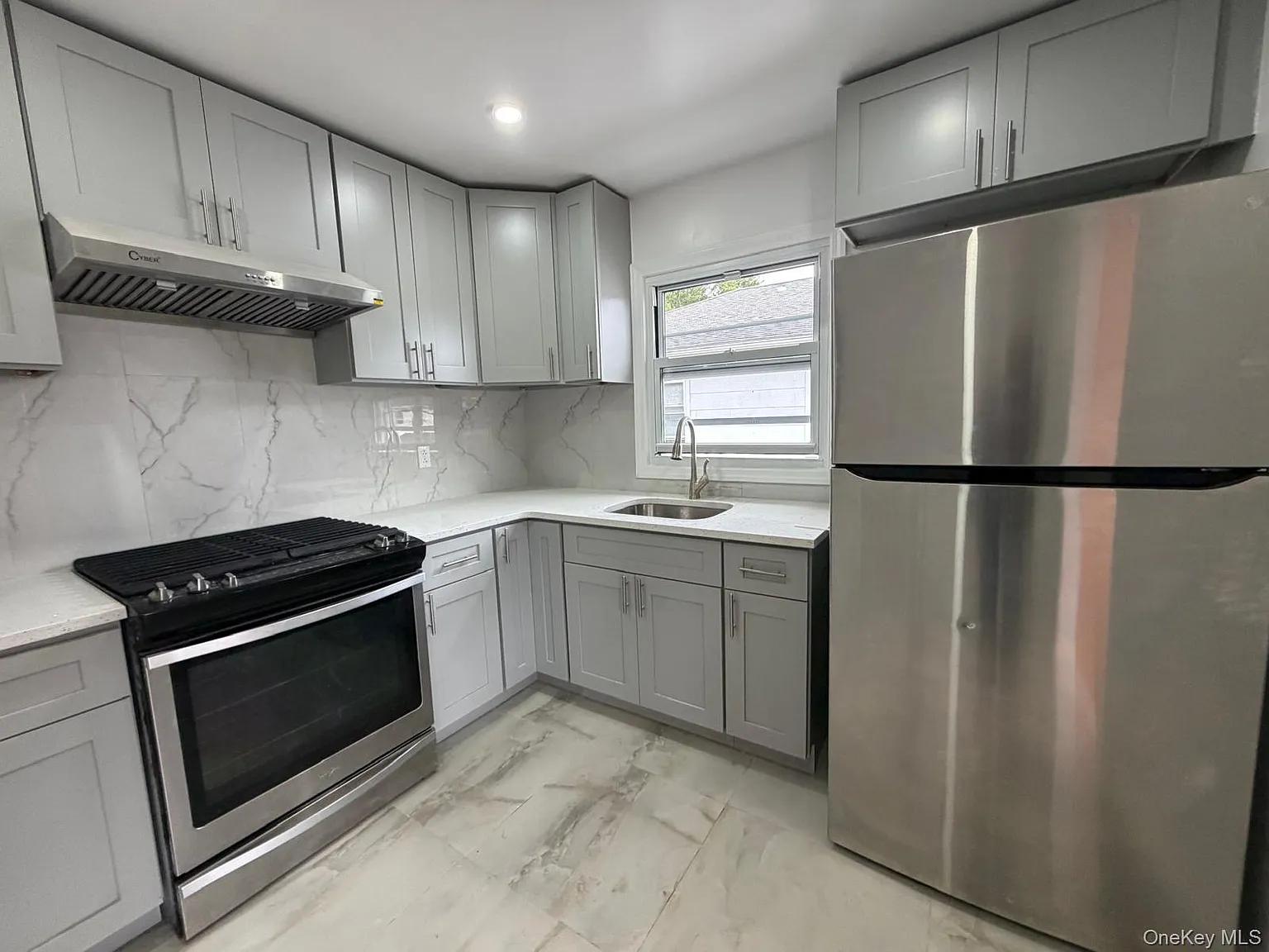 3 bed, 1.0 bath, 1200 sqft, $3,700 — Photo 1