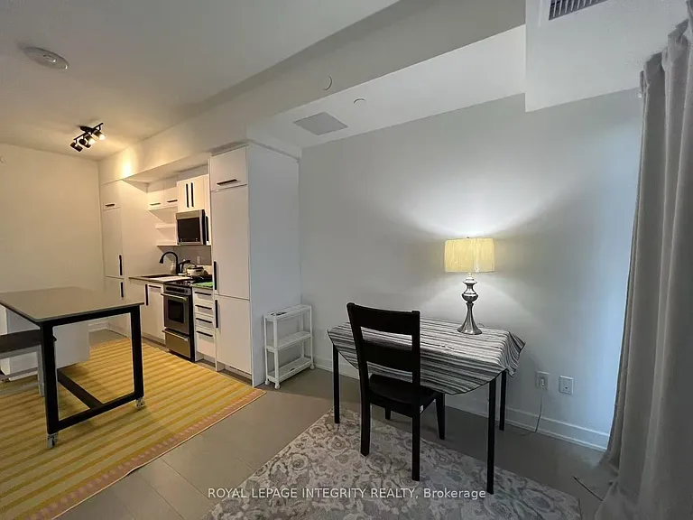 560 Rideau St #522 — Photo 6