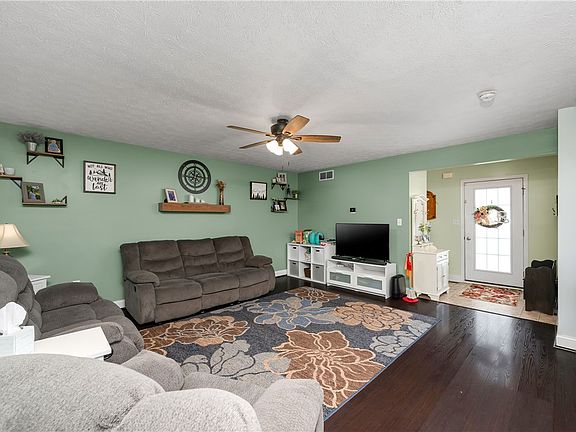 5th image of 623 Mason Rd