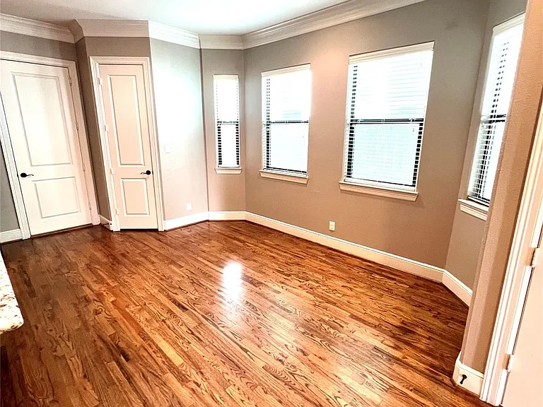 1818 Edwards St — Photo 8