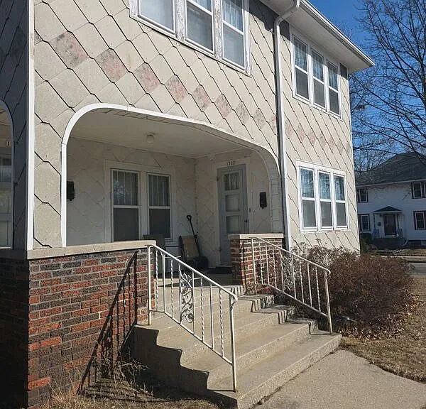1002 N 13th Street 1302 Wisconsin Ave — Photo 2
