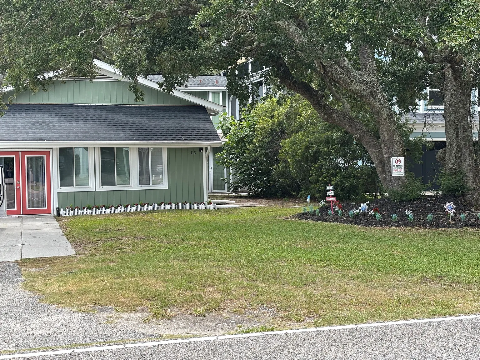 3 bed, 1200 sqft, $2,500 — Photo 2