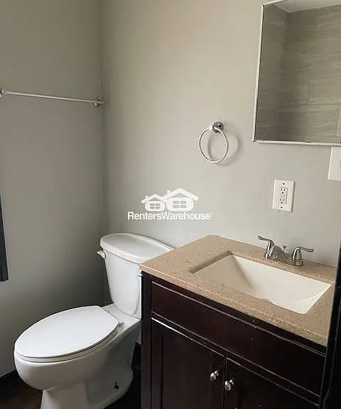 576 S Oxford Ave — Photo 11