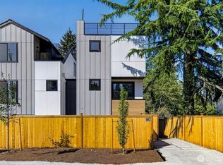 1218 NE 100th St, Seattle, WA 98102