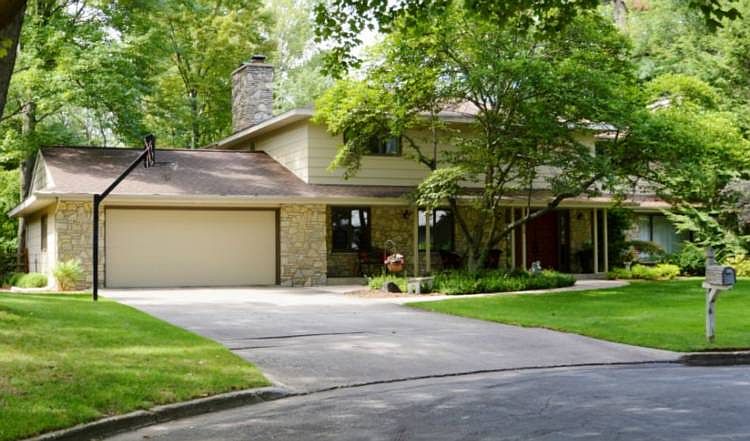 1st image of 1215 Crestwood Ct