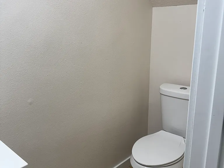 1/2 Bath