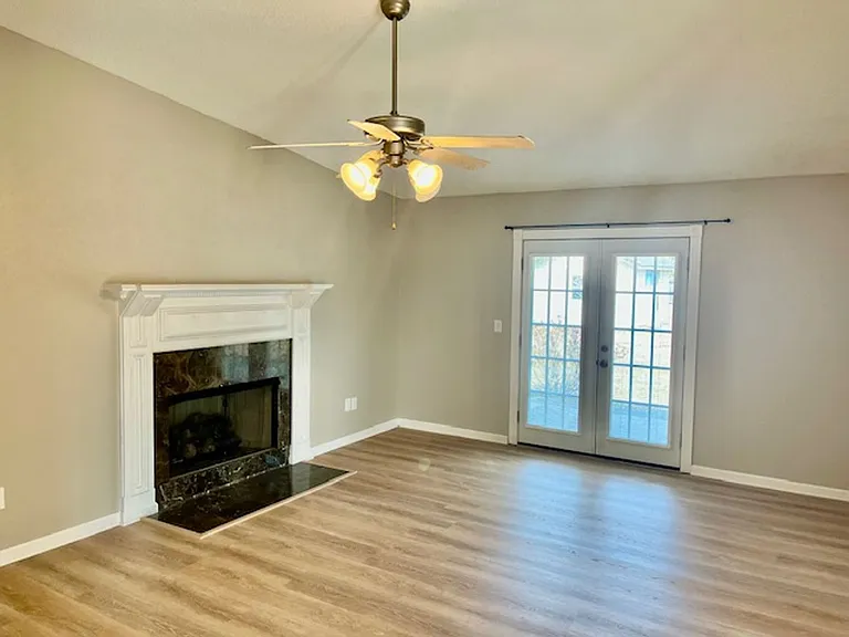 703 Elliott Dr NW — Photo 6