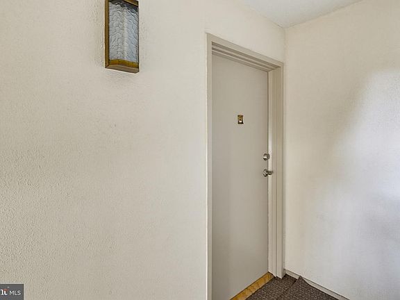 4th image of 13 Suntop Ct Unit 101