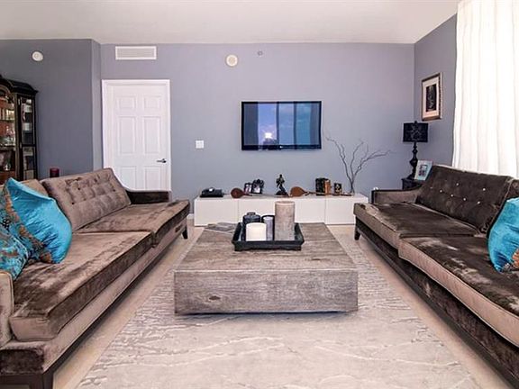 4th image of 1819 SE 17th St #1504