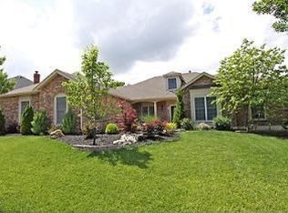 2227 Edge Wood Manor Ln, Ballwin, MO 63011