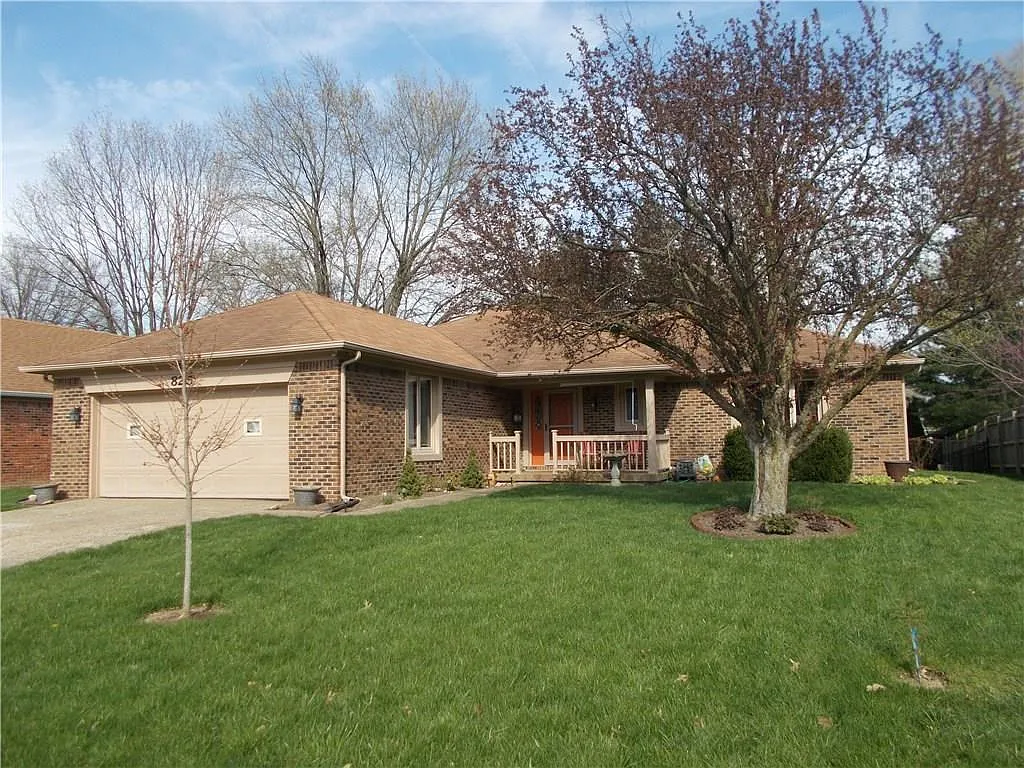 825 Summitcrest Dr photo 1