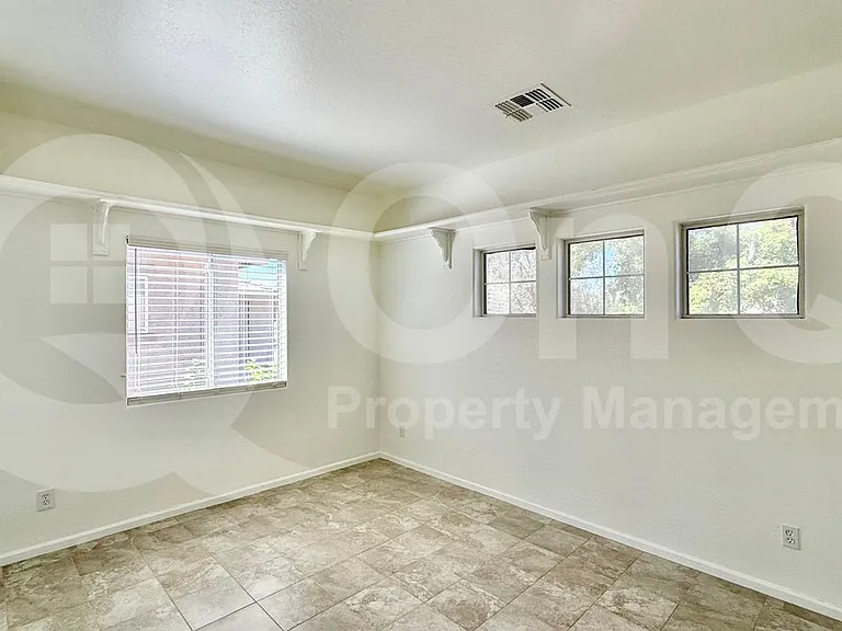 1613 S 174th Ln — Photo 13