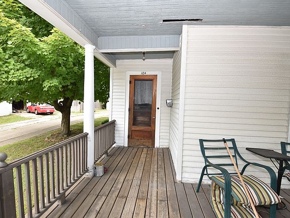 2nd image of 104 Courtland St #1