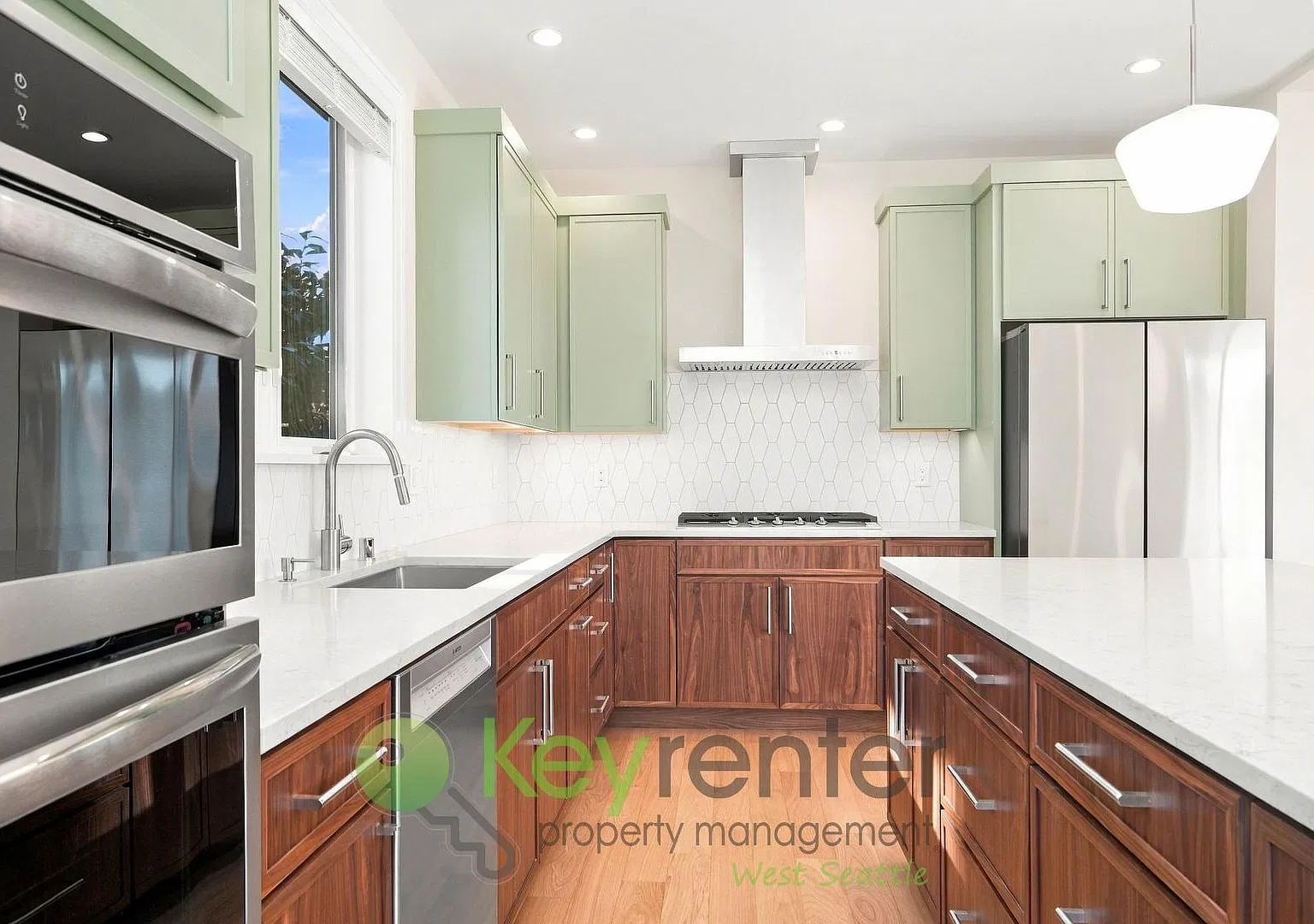 Luxury 4 Bedroom + Office | Steps from California Ave — Photo 2
