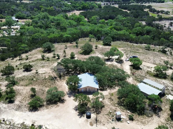 106 E Mari-B Dr., Center Point, TX 78010