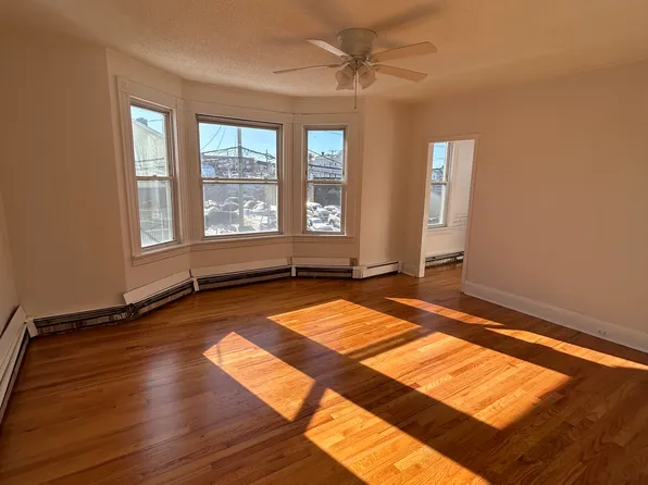 102-104 Commercial St #2, Bridgeport, CT 06604