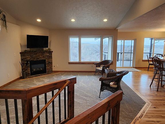 4th image of 697 Tanglewood Dr