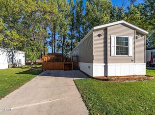 2474 Cumberland Rd, Grand Forks, ND 58201