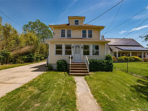 129 Bay Avenue, Patchogue, NY 11772
