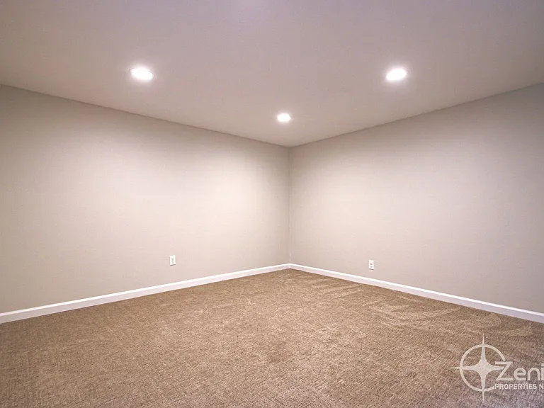 1601 Esther St #1601 — Photo 12
