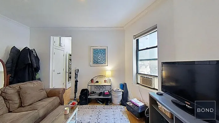 Rented by Bond New York | media 29