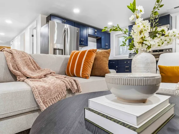 402 Starr St, Dallas, NC 28034