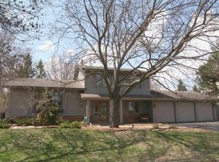 7915 Island Rd, Eden Prairie, MN 55347