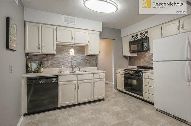 Updated kitchen & all appliances stay!