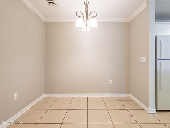 5th image of 3591 Kernan Blvd #226